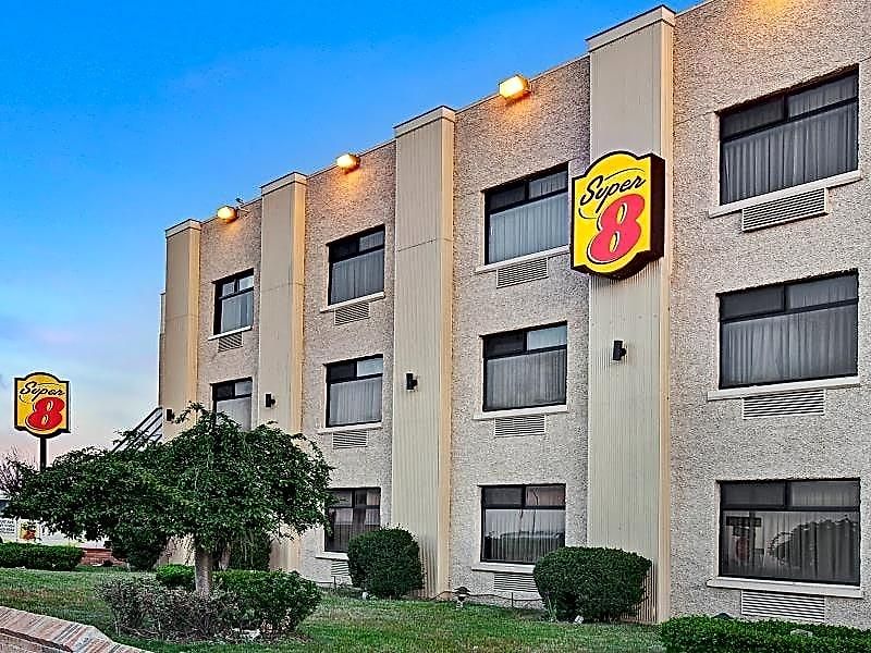 Super 8 By Wyndham Jamaica North Conduit Hotel New York