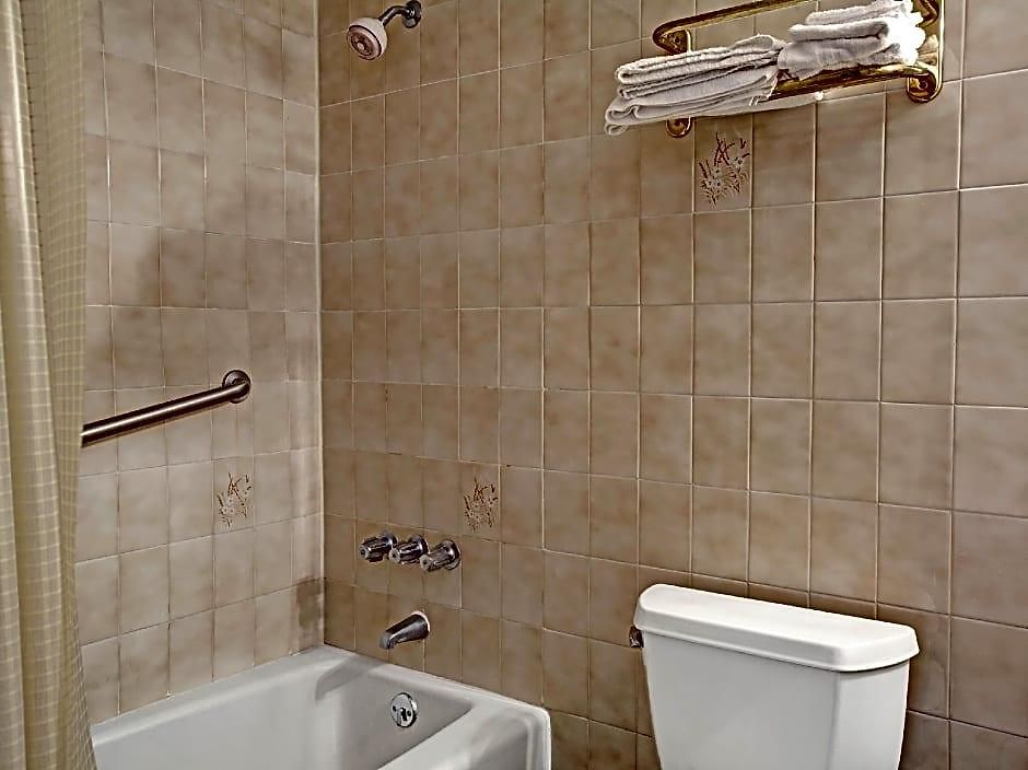 Super 8 By Wyndham Jamaica North Conduit