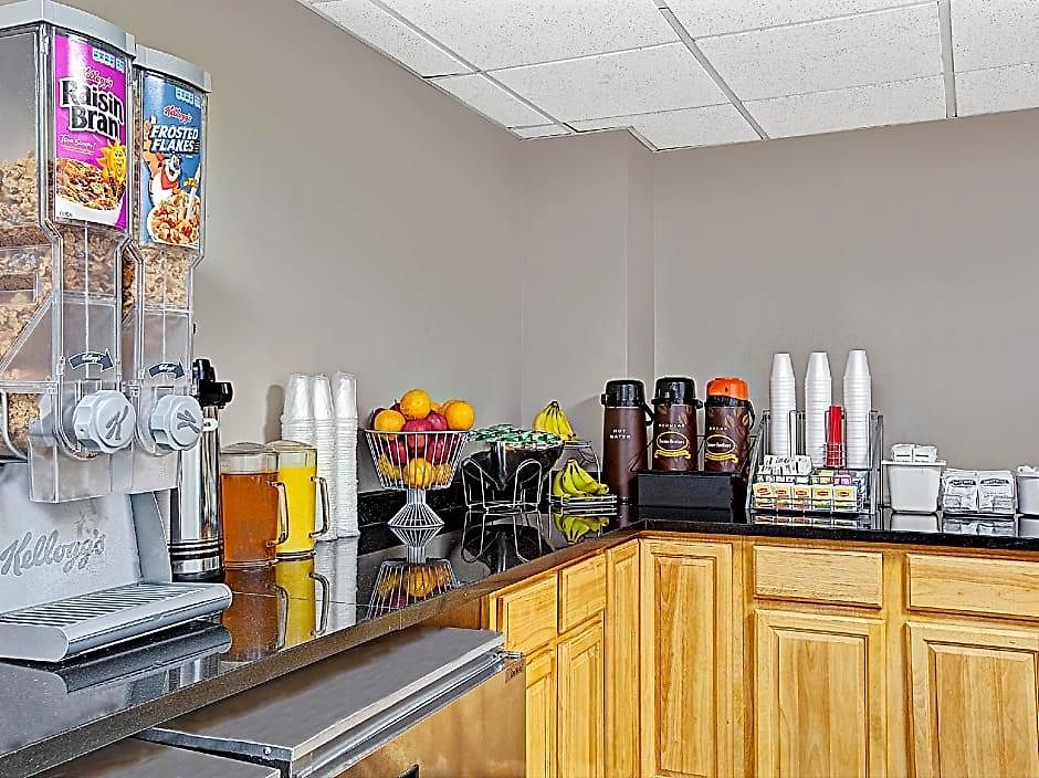 Hotel Super 8 By Wyndham Jamaica North Conduit New York
