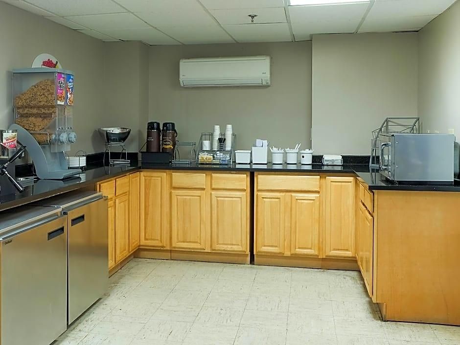 Super 8 By Wyndham Jamaica North Conduit New York