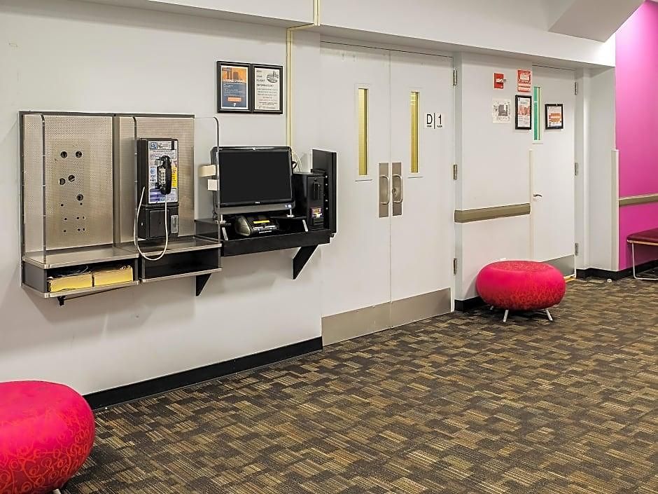 Vanderbilt Ymca Hostel *