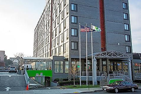 The Laguardia Hotel 3*