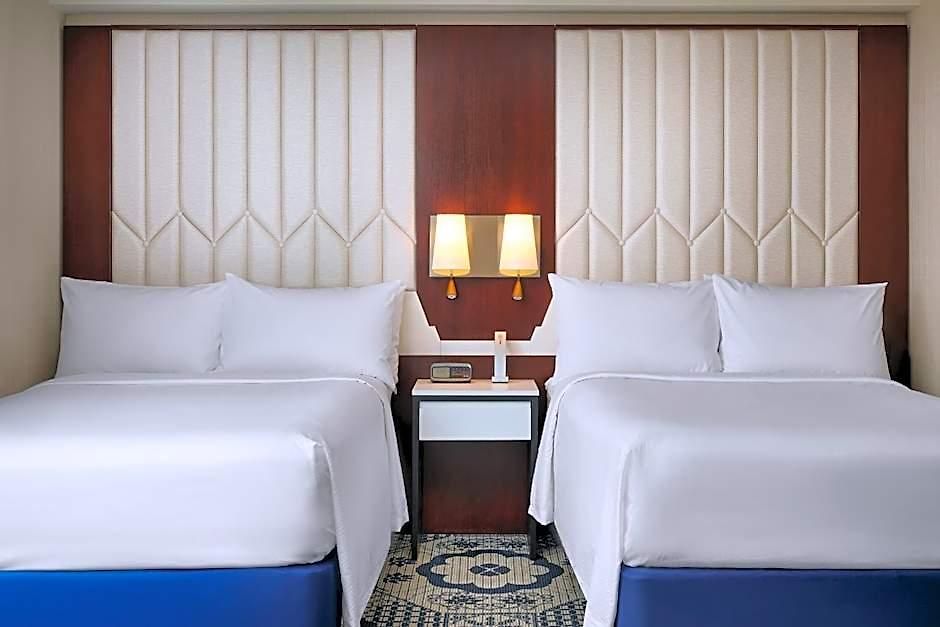 By Marriott Manhattan/central Park Hotel New York