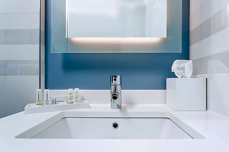 Hotel By Marriott Manhattan/central Park 4*