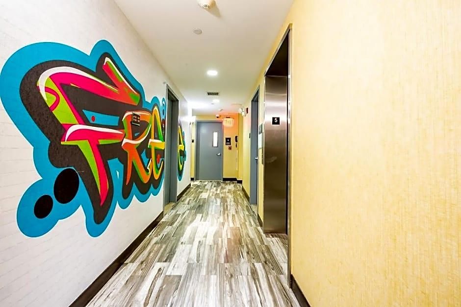 Howard Johnson By Wyndham Jamaica Ny Near Airtrain Jfk Hotel 3*