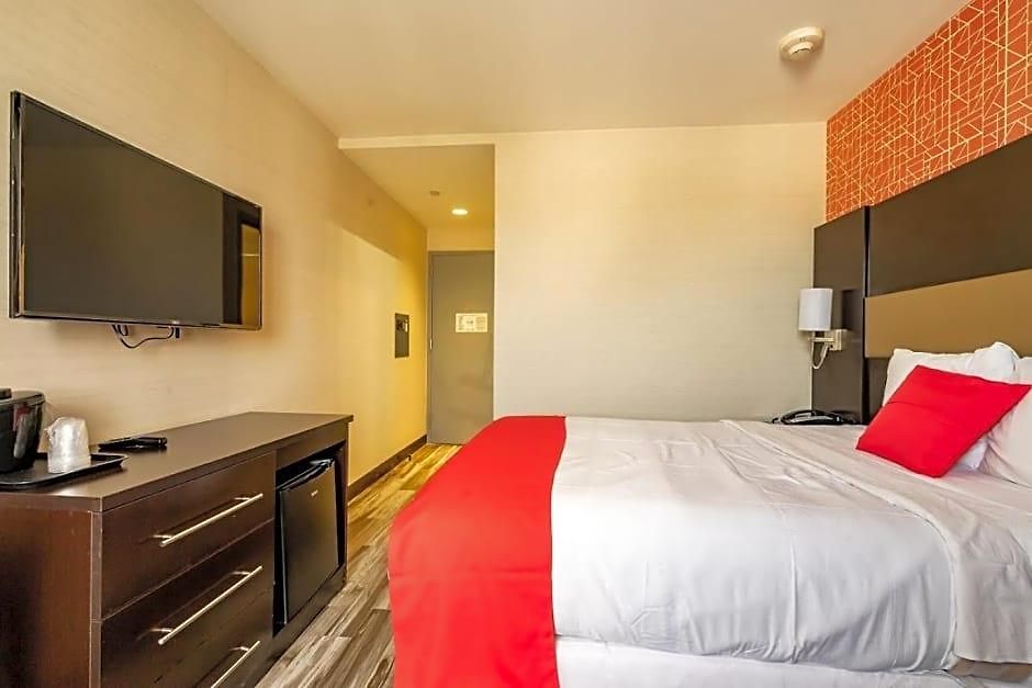 Howard Johnson By Wyndham Jamaica Ny Near Airtrain Jfk Hotel New York