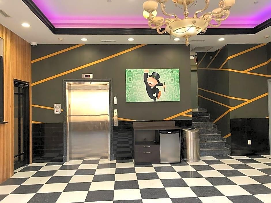 Hotel Howard Johnson By Wyndham Jamaica Ny Near Airtrain Jfk 3*