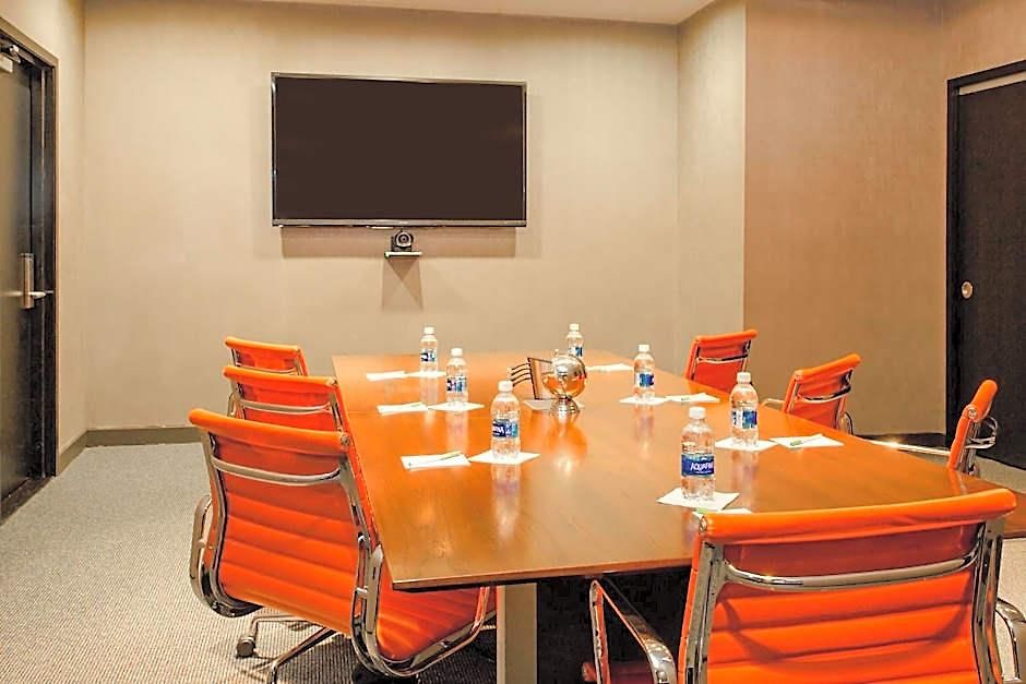 Hotel Courtyard By Marriott Manhattan/central Park 4*