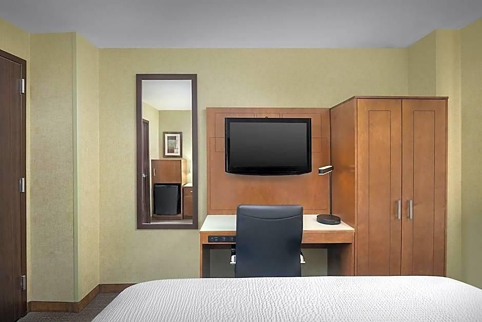Express Manhattan Midtown West By Ihg Hotel New York