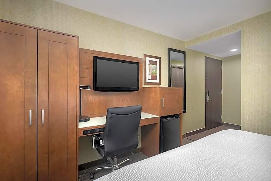 Express Manhattan Midtown West By Ihg 3*