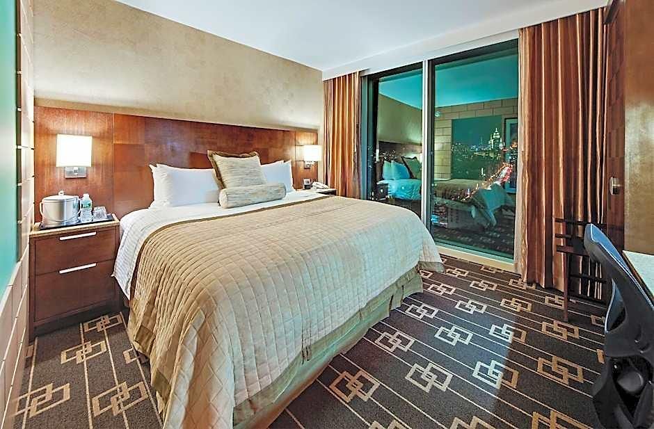 Hotel Wyndham Garden Chinatown 4*