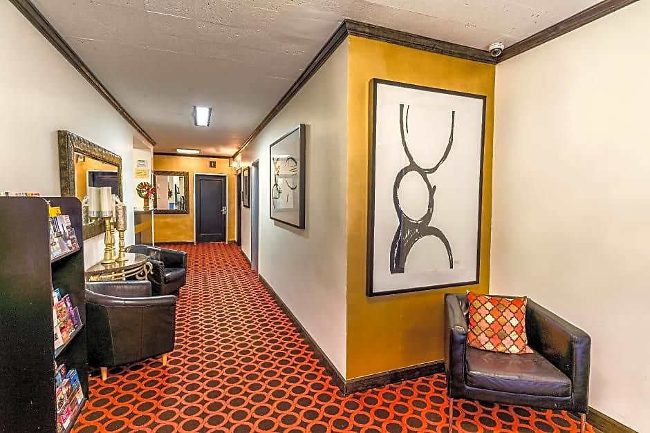 Hostel Royal Park