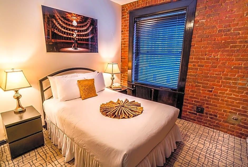 Hostel Royal Park