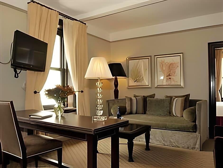 Wales Hotel 3*