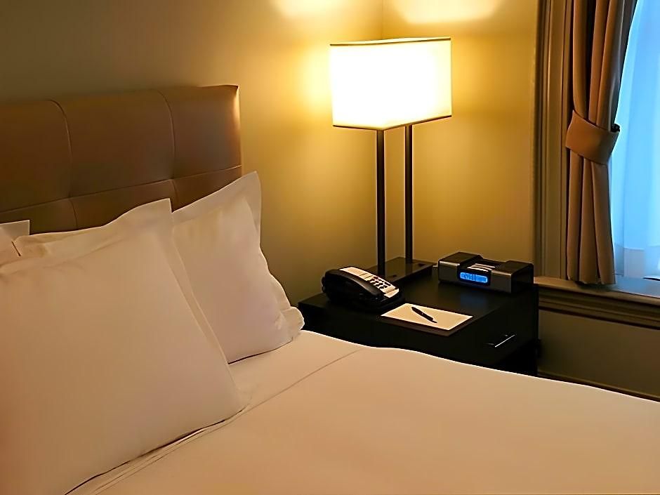 Wales 3* New York