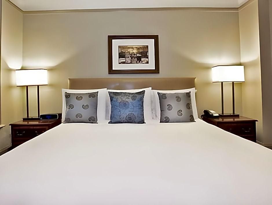 Wales Hotel