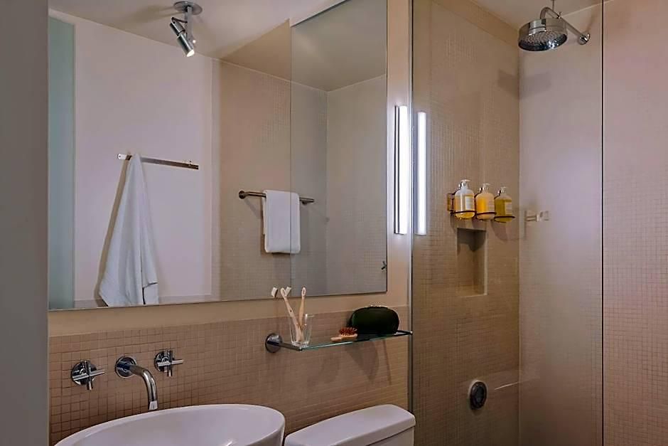Chambers Hotel 4*
