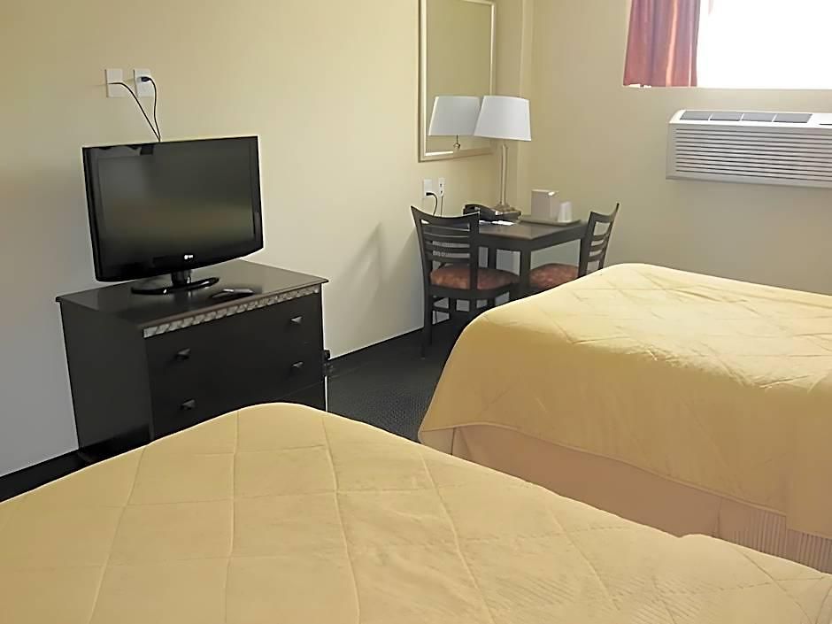 Travelodge By Wyndham Queens Hotel 3*