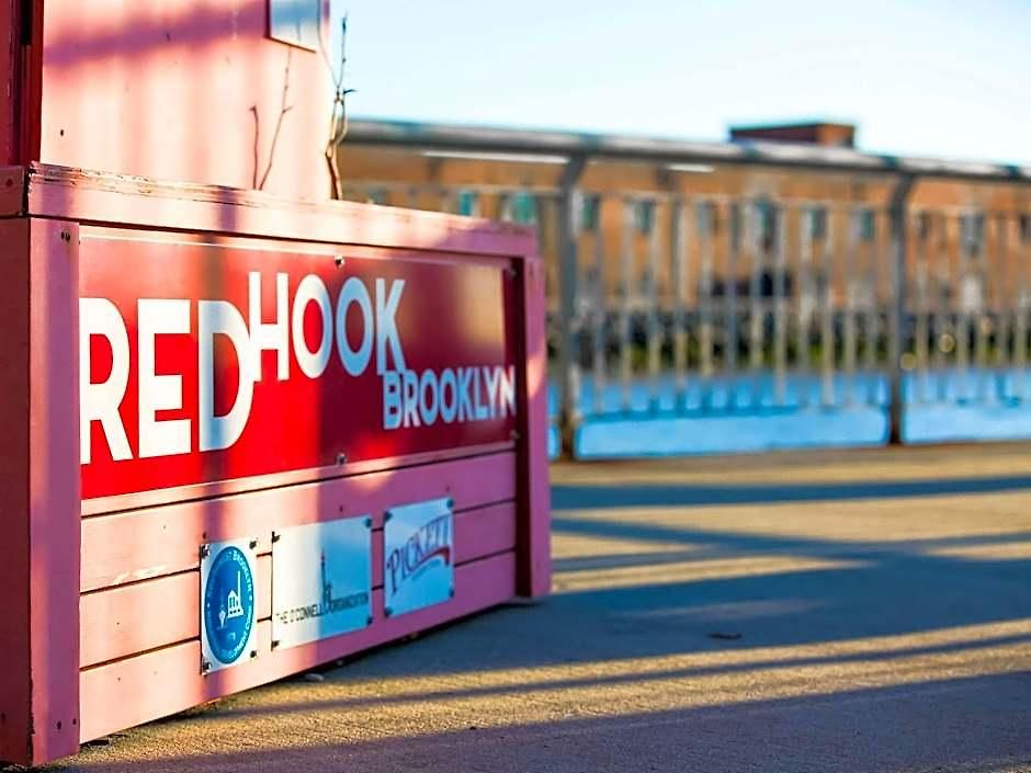 Hotel The Red Hook New York