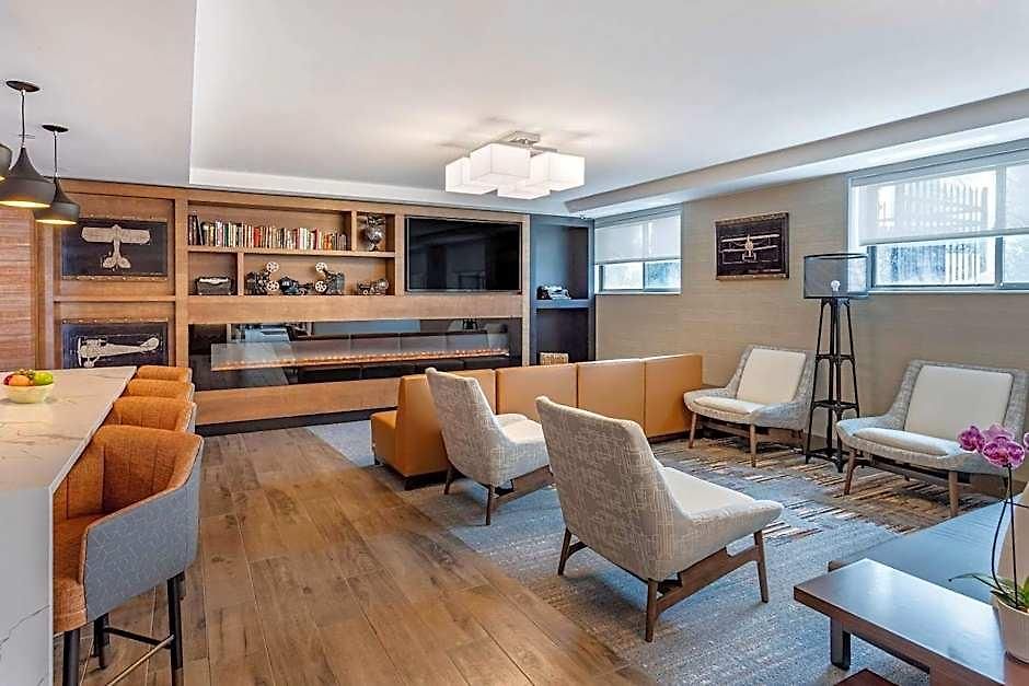 Sheraton Jfk Airport Hotel 3*