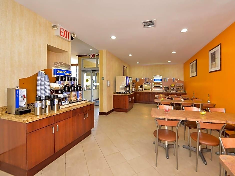 Express Laguardia Airport, An Ihg 3* New York