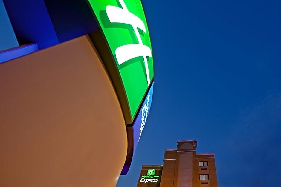 Express Laguardia Airport, An Ihg Hotel 3*
