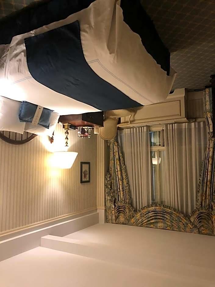 Hotel Elysee By Library Collection New York