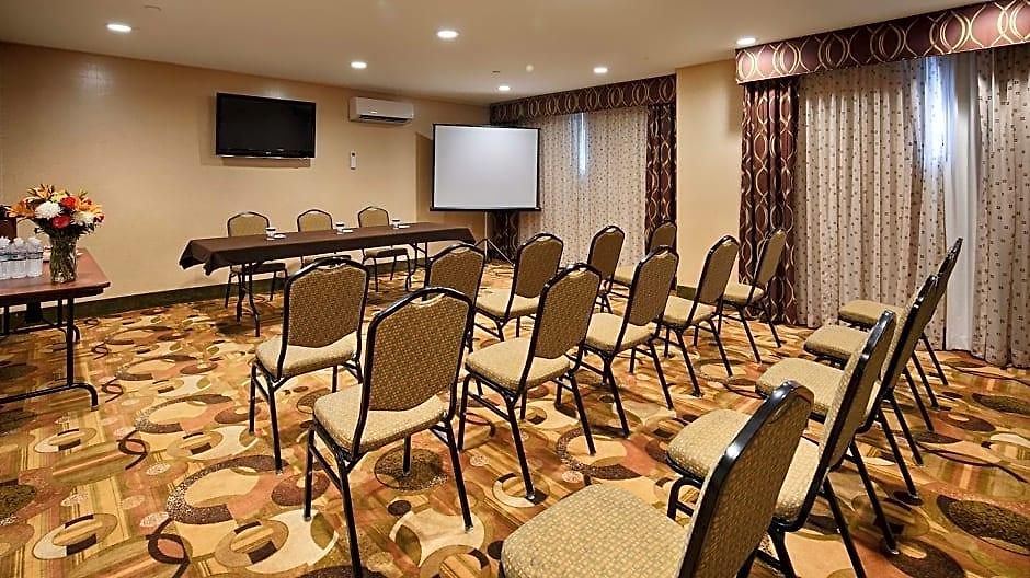 Hotel Western Arena 3*