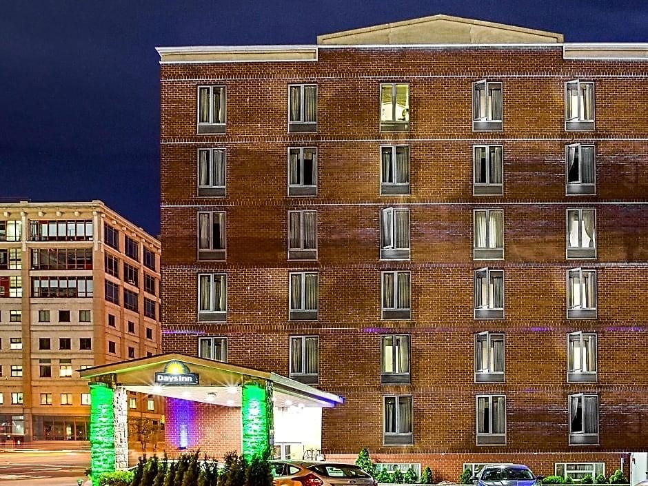 Hotel Days By Wyndham Long Island 3*