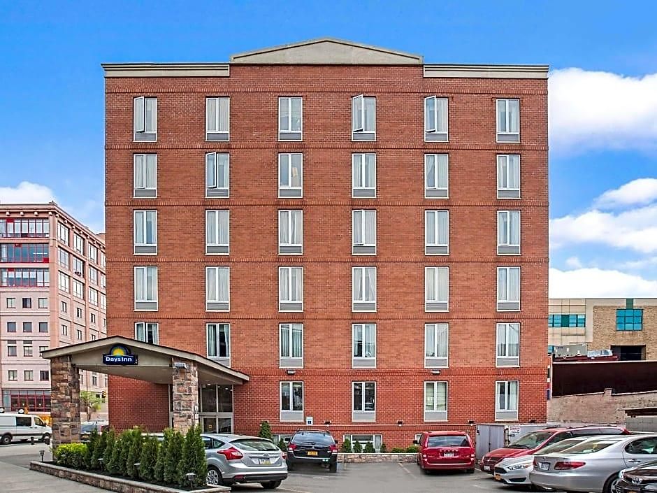 Days By Wyndham Long Island