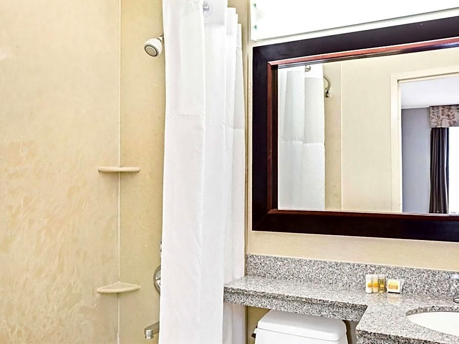 Hotel Days By Wyndham Long Island New York