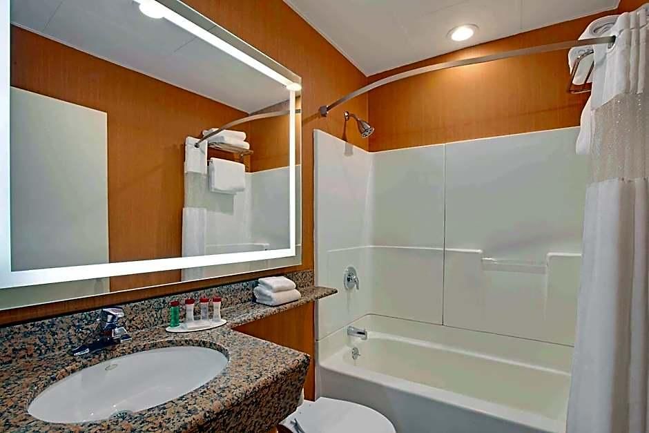 Ramada By Wyndham Bronx