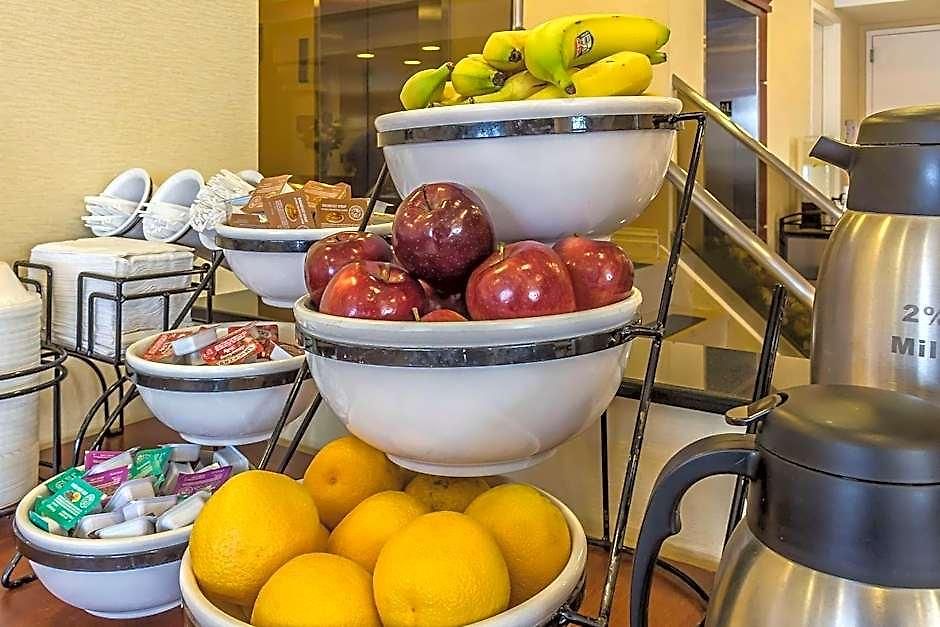Comfort & Laguardia Airport Hotel 4*