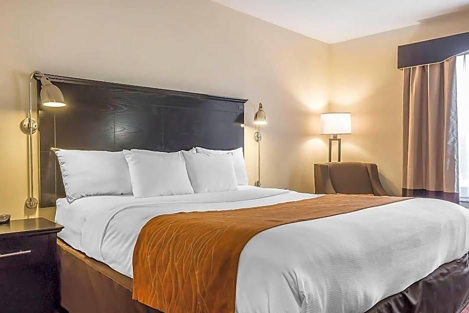 Comfort & Laguardia Airport Hotel 4*