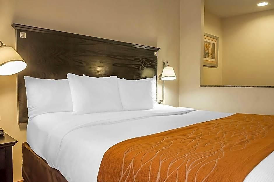 Comfort & Laguardia Airport Hotel 4*