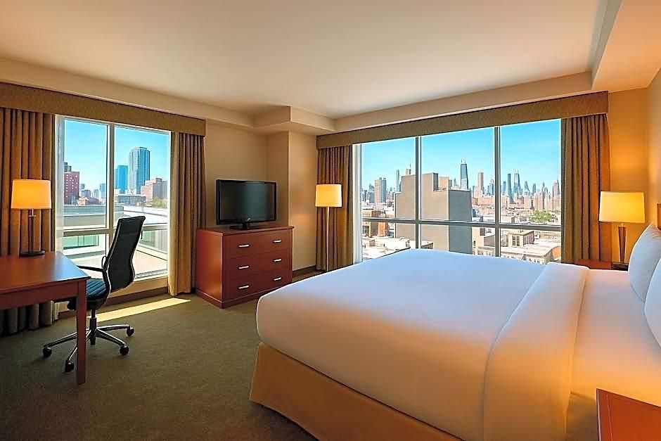 Lic Manhattan View Hotel 3*