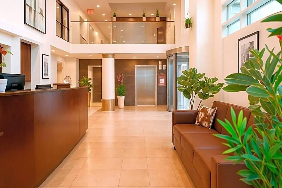 Hotel Lic Manhattan View 3*