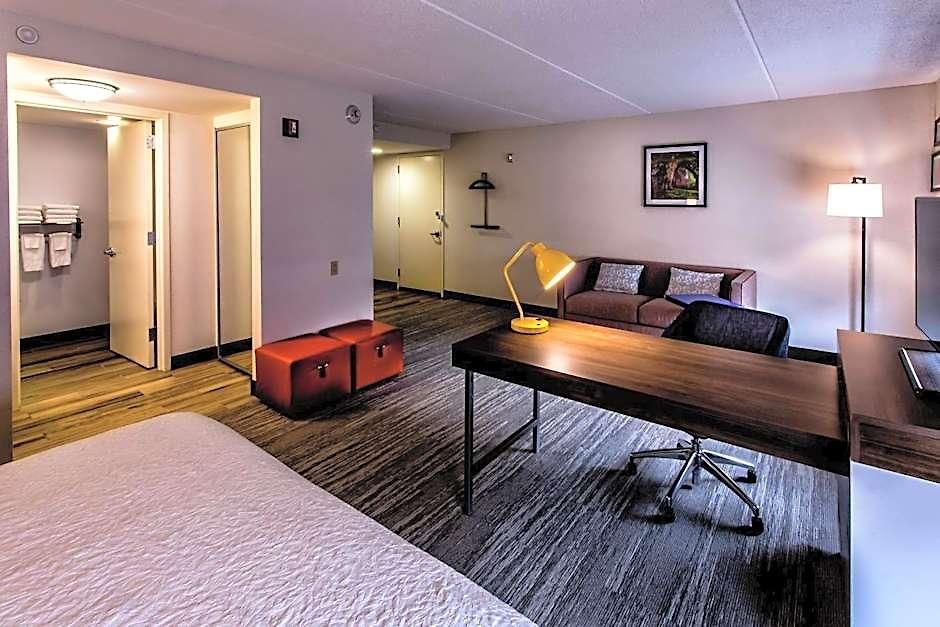 Hampton & Staten Island Hotel