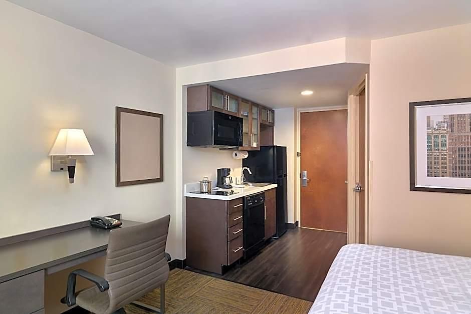 Candlewood Nyc -times Square By Ihg New York