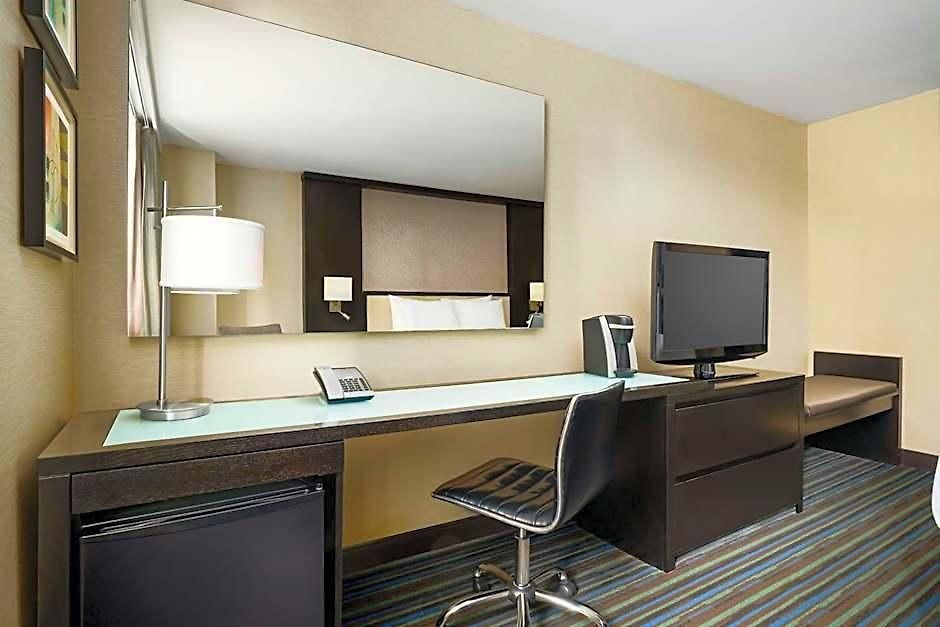 Hotel Courtyard Manhattan/times Square 3*