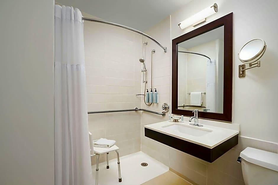Courtyard Manhattan/times Square Hotel 3*