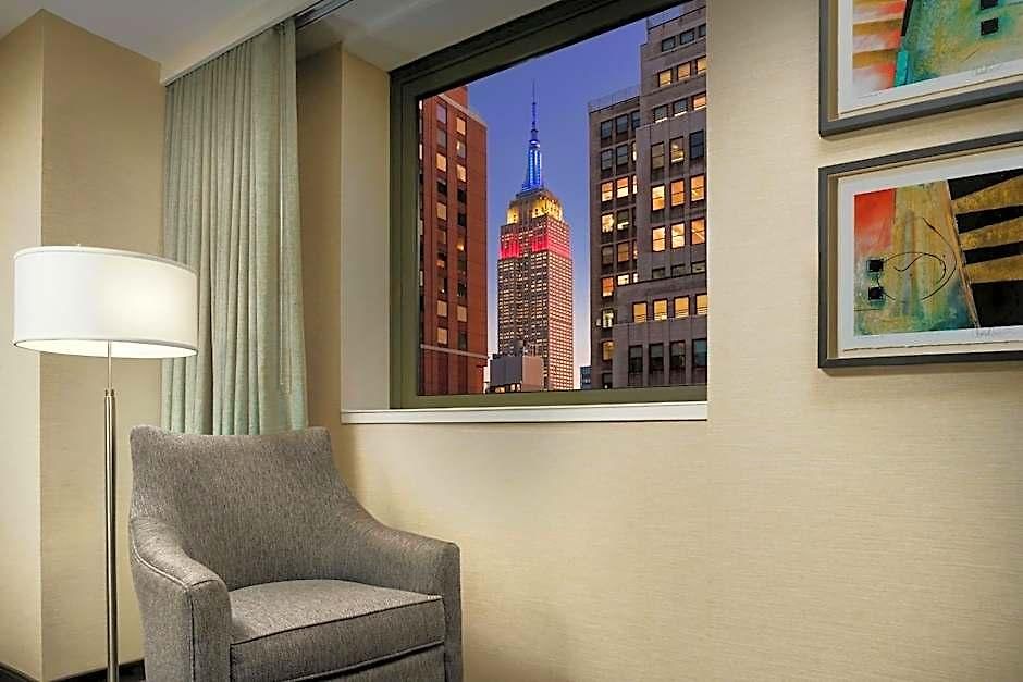 Hotel Courtyard Manhattan/times Square 3*