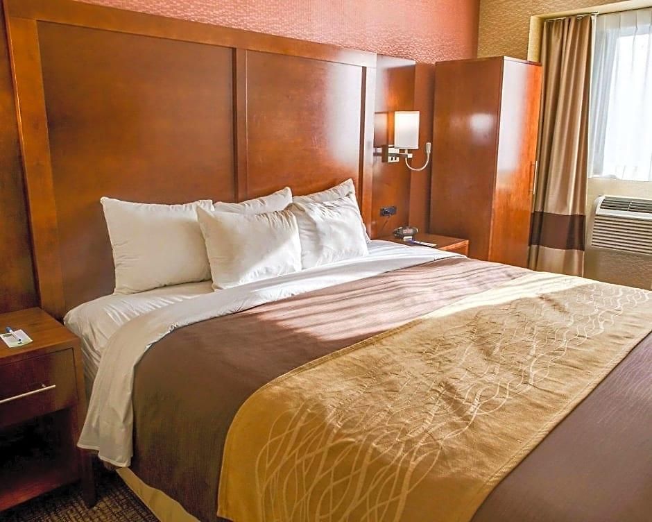 Ramada By Wyndham Times Square West