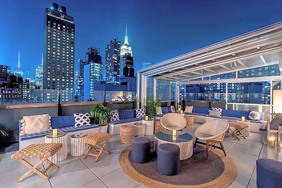 Hilton Fashion District Hotel 4*