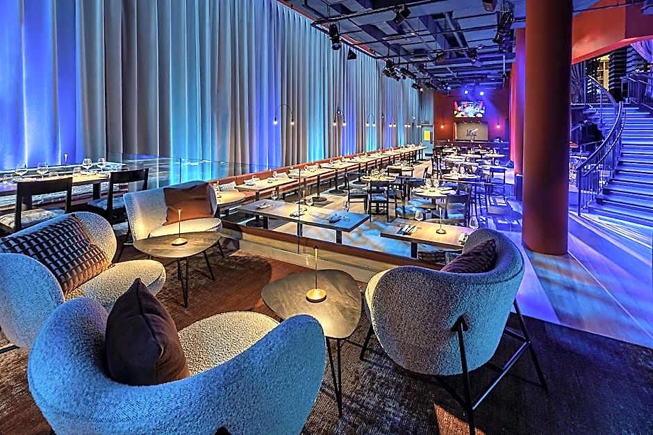Hilton Fashion District Hotel 4*
