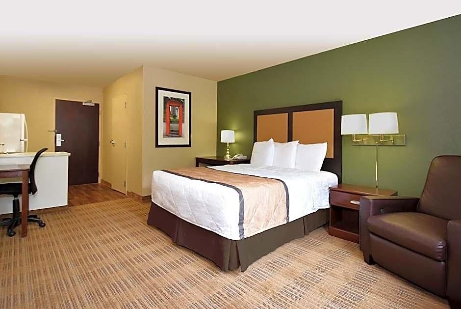 Extended America - - Laguardia Airport 2*