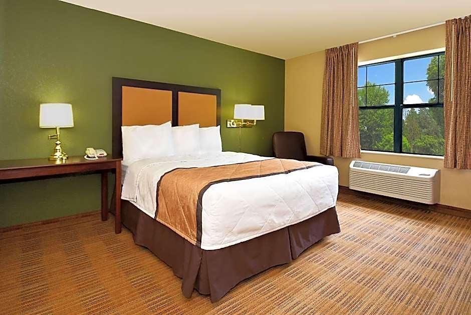Extended America - - Laguardia Airport Hotel
