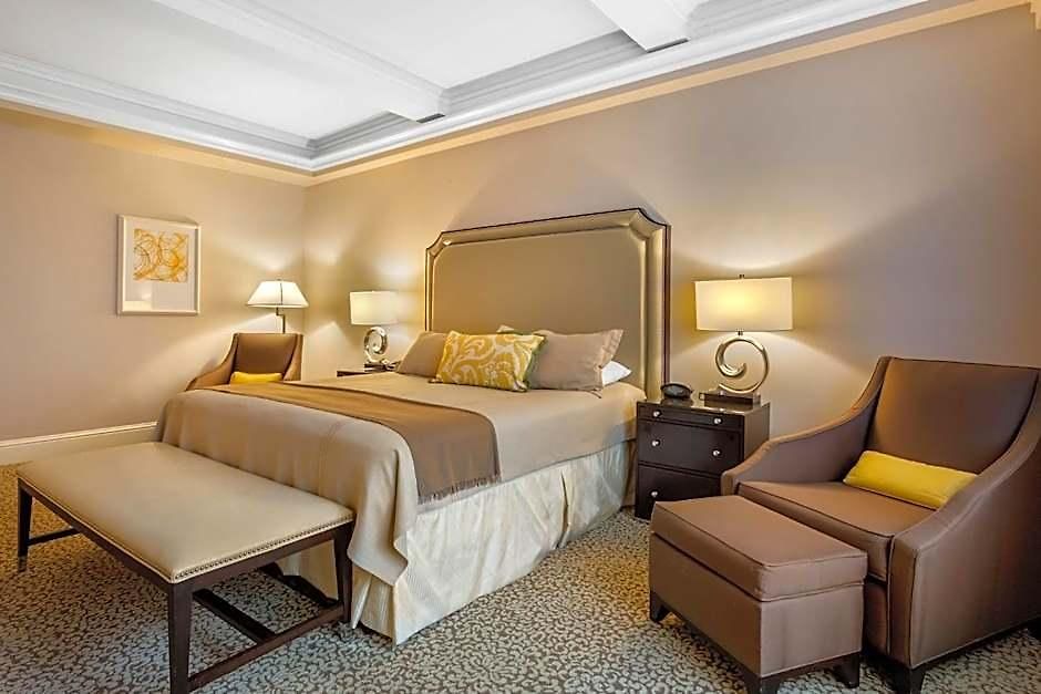 Omni Berkshire Place Hotel 4*