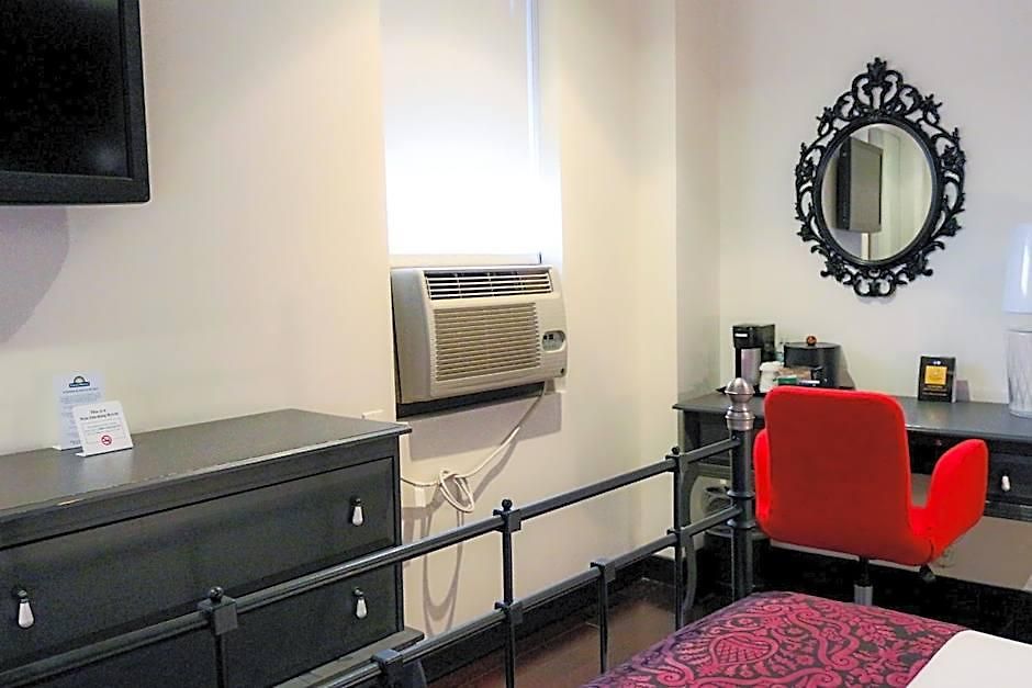 Night Broadway Hotel 3*