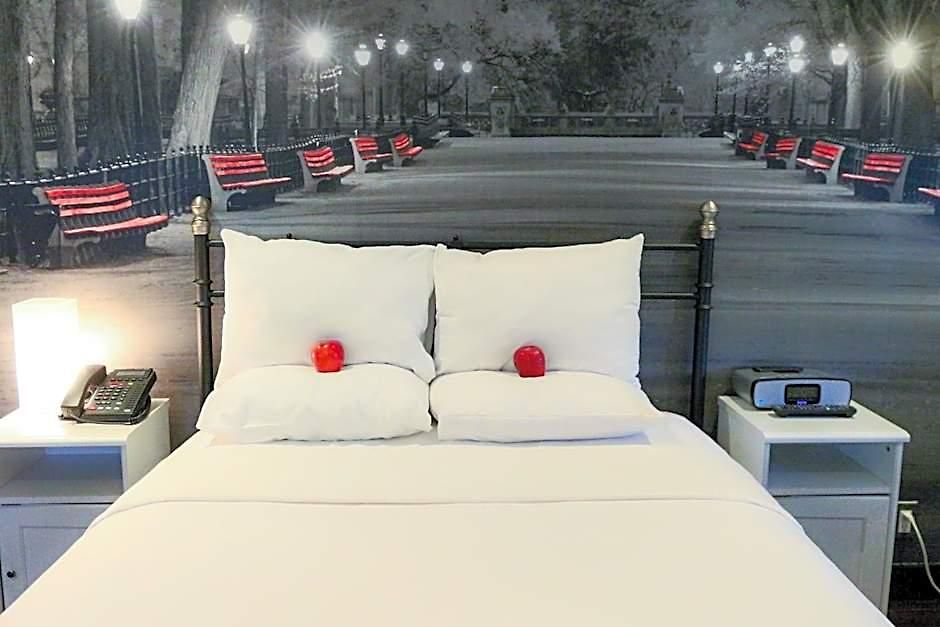 Hotel Night Broadway 3*
